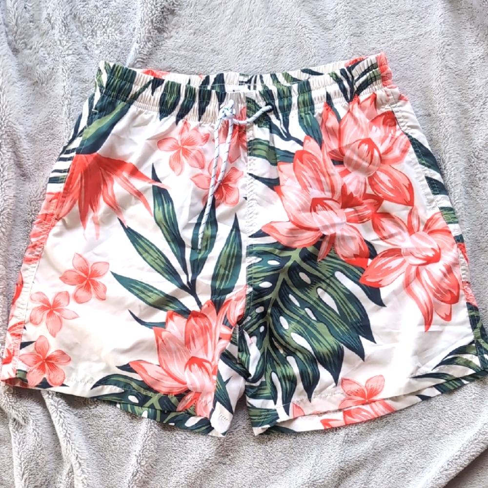 Justin Bieber lookalike Shein Tropical Swim Trunks